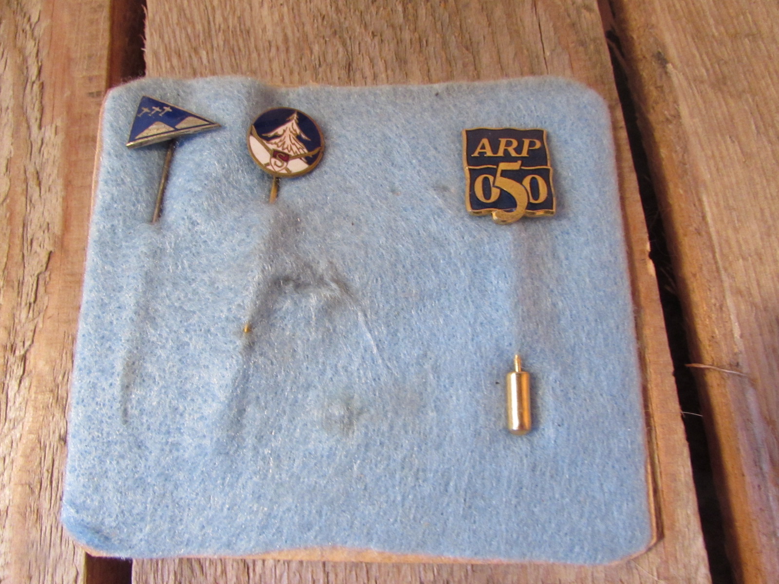 3x Latvian/Estonia soviet vintage home defence stick pins