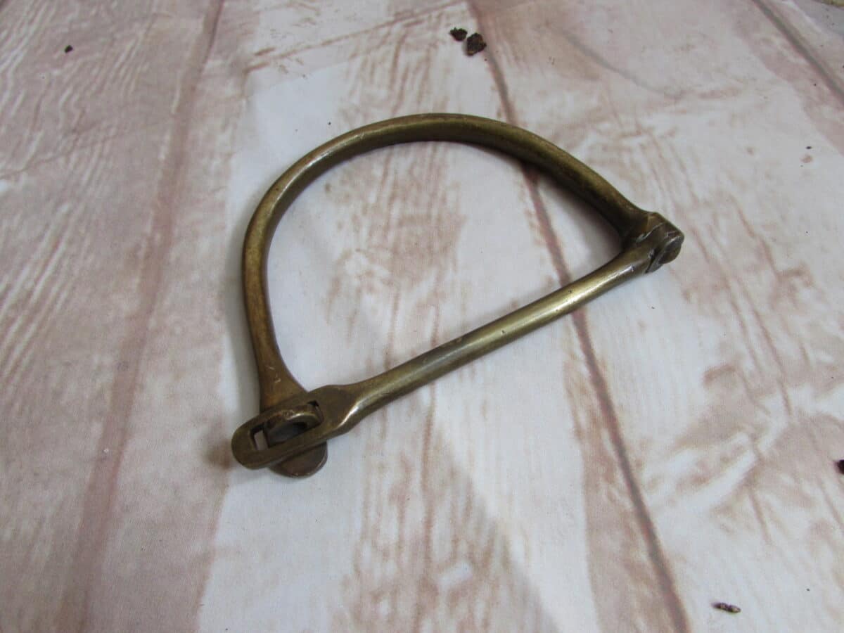 WW2 Kitbag D ring lock - Antiqurio Military Antiques