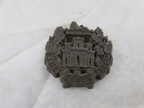 WW2 Essex Reg Bakelite Cap Badge