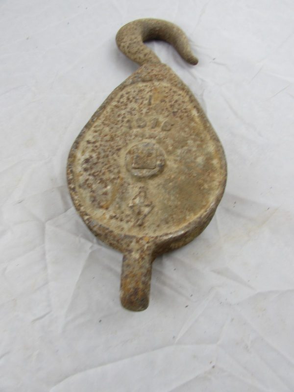1915 British Army Rope Block Pulley