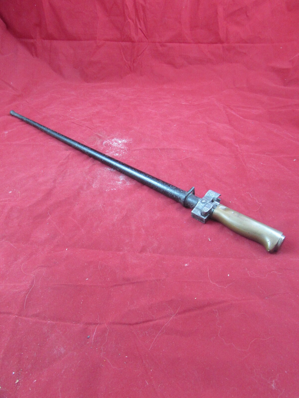French Model 1886/93/16 Lebel bayonet with scabbard