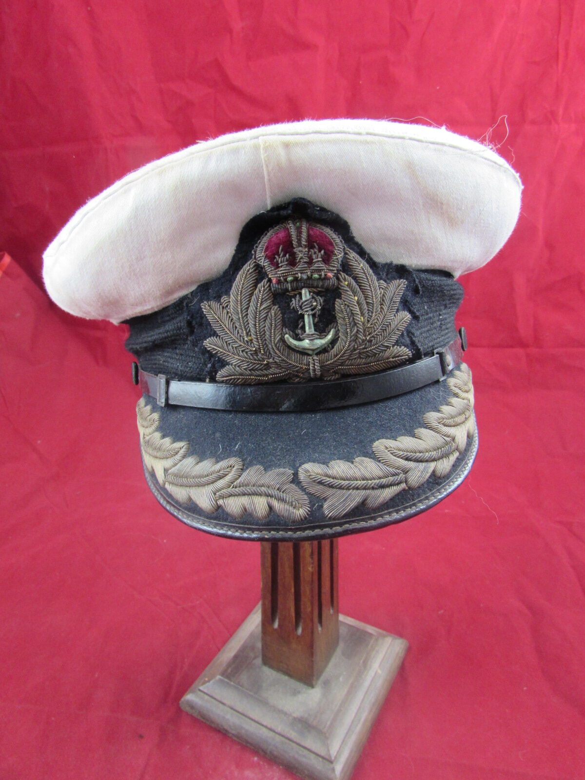 WW2 Royal Navy Captains Cap, with white cotton top