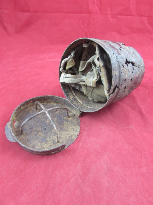 RELIC World War I German Model 1915 Gummimaske Gas Mask Carrier with Gas mask remains.