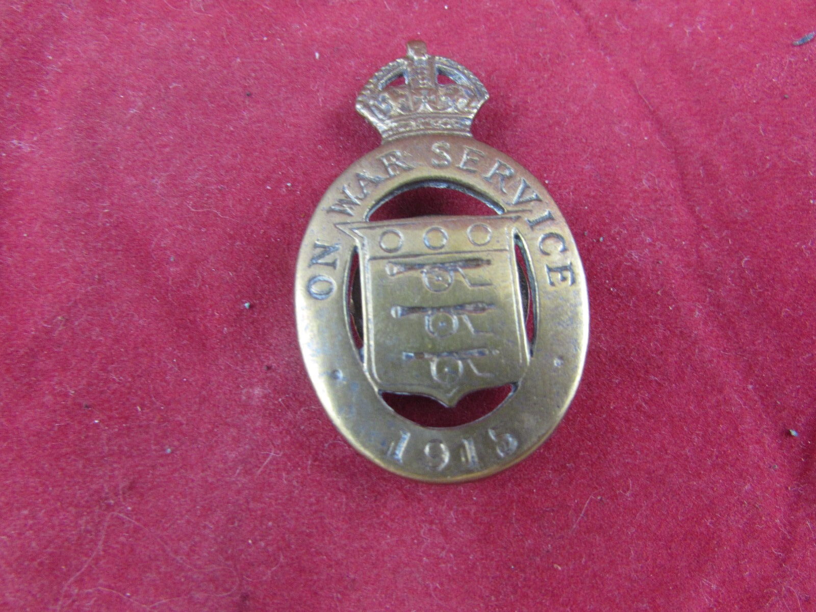 1915 On War Service, Women's Munition Workers Badge