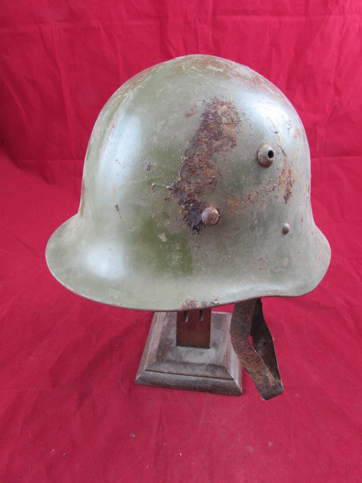 WW2 Bulgarian M36 Helmet - Antiqurio Antiques