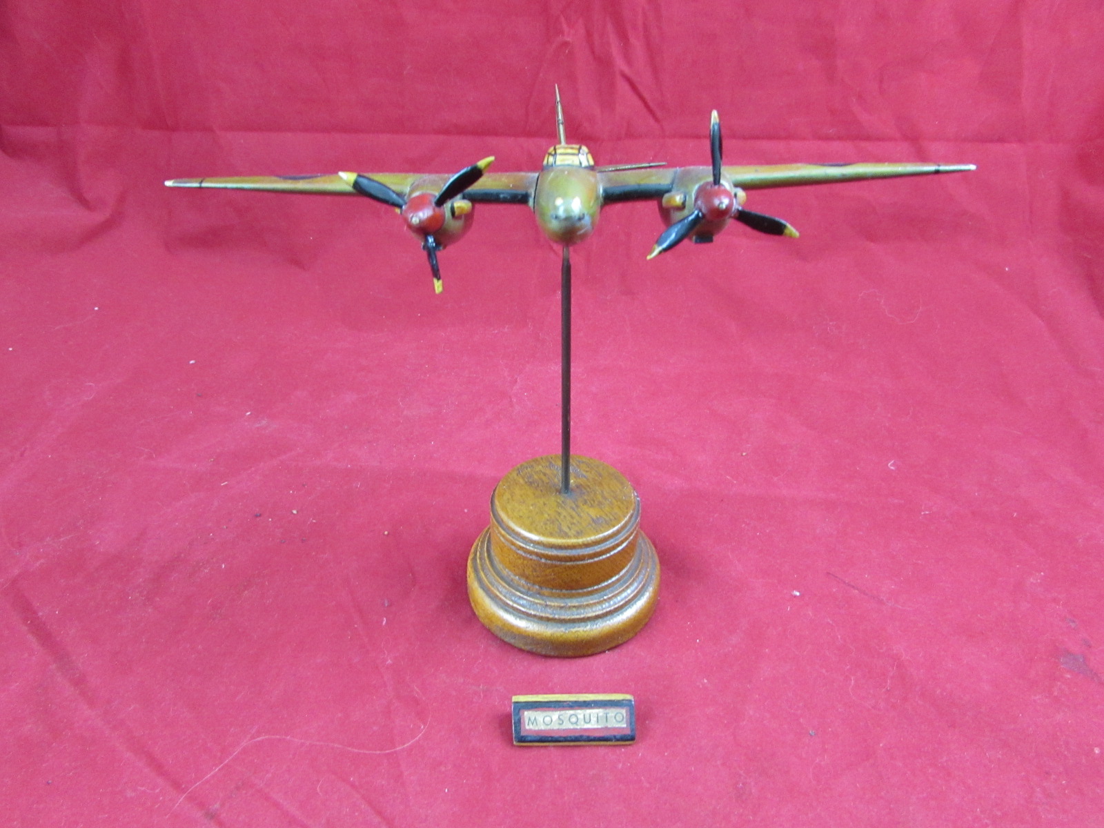 WW2 Hand Made and Hand Painted ..De Havilland DH 98 Mosquito WW2 Fighter Bomber Aircraft Wooden Desktop Model