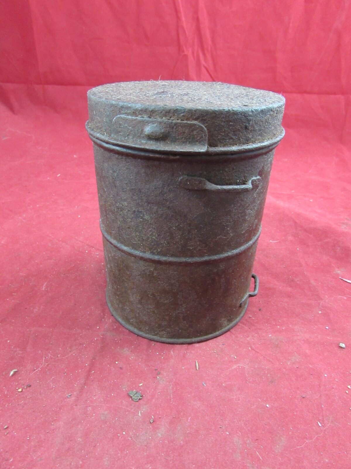 GERMAN WWI GAS MASK TIN M1915