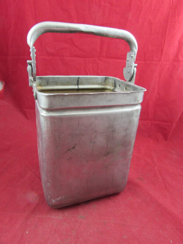WWII RAF A .M. Large Metal Food Container, 21c 1582