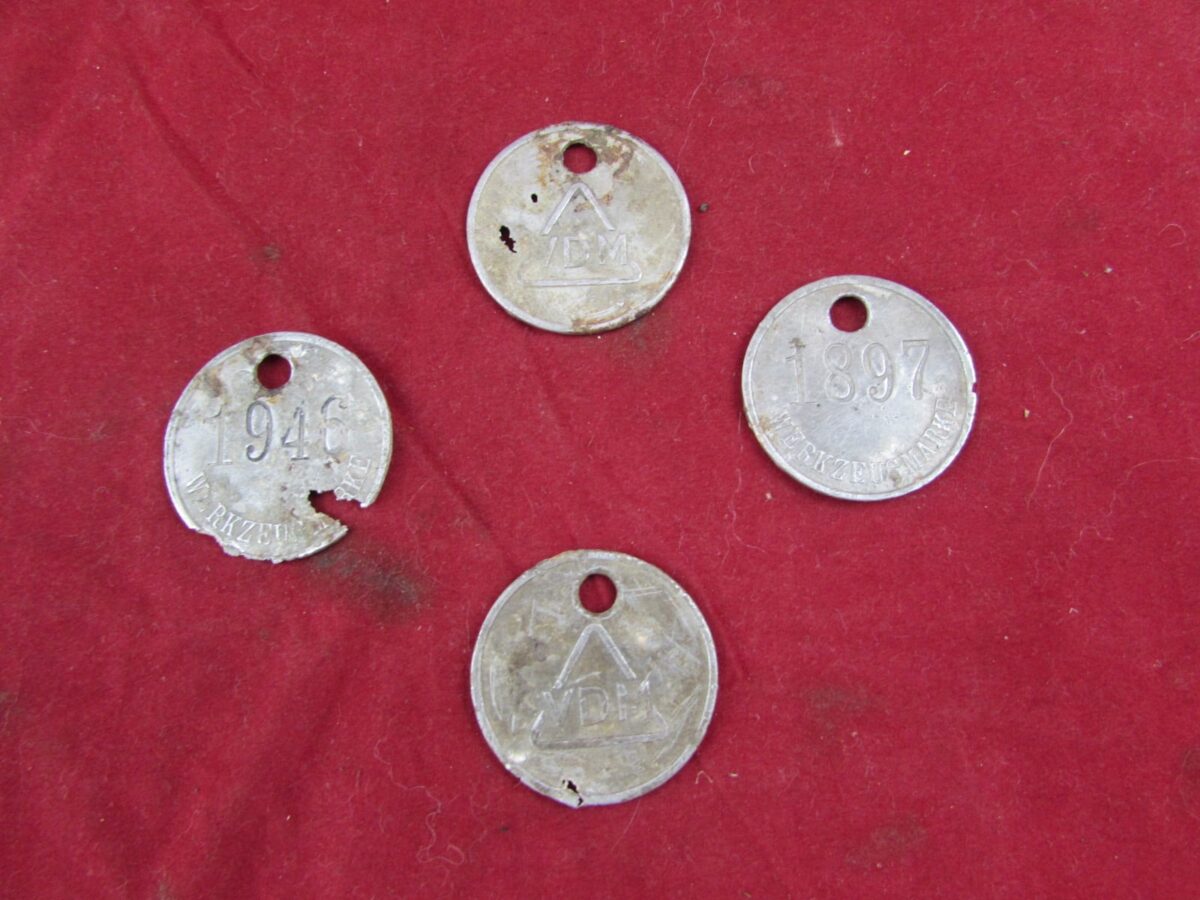 Werksmarke (factory worker's tags) for the Vereinigte Deutsche Maschinenwerke AG (VDM)