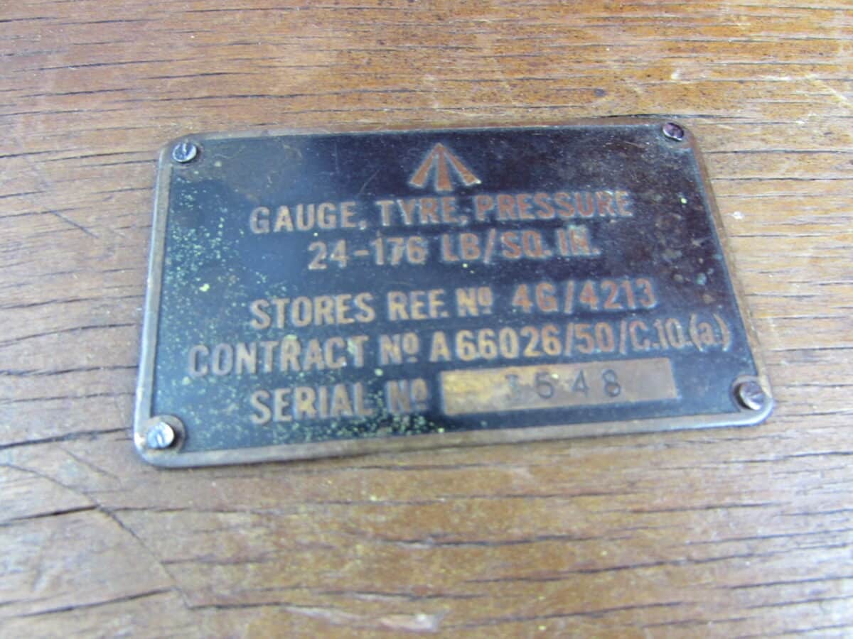 WW2 RAF aircraft tyre pressure gauge Air Ministry Stores Ref No4G/4213 in box