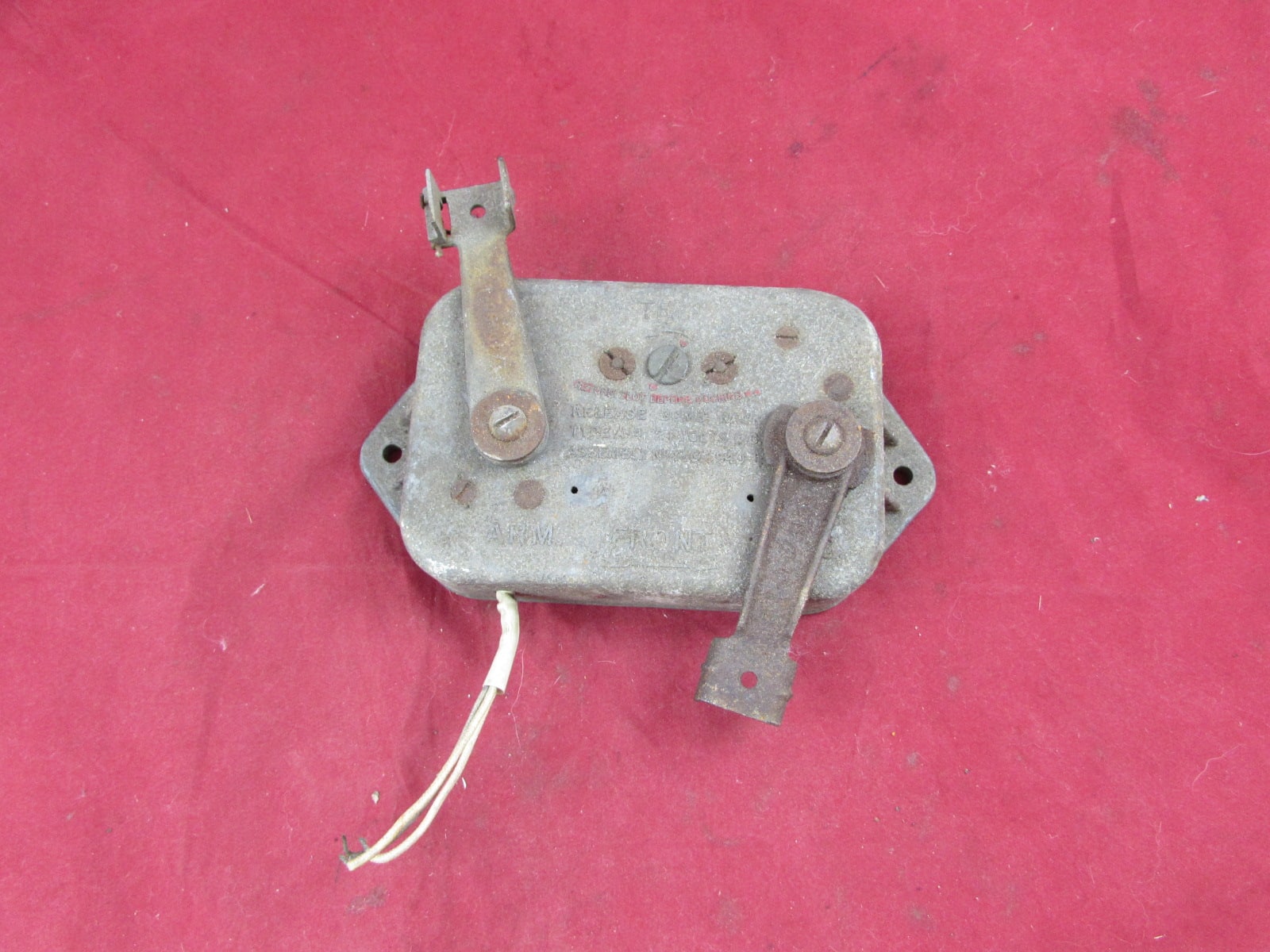 B17 Bomb Release Mechanism - Antiqurio Military Antiques