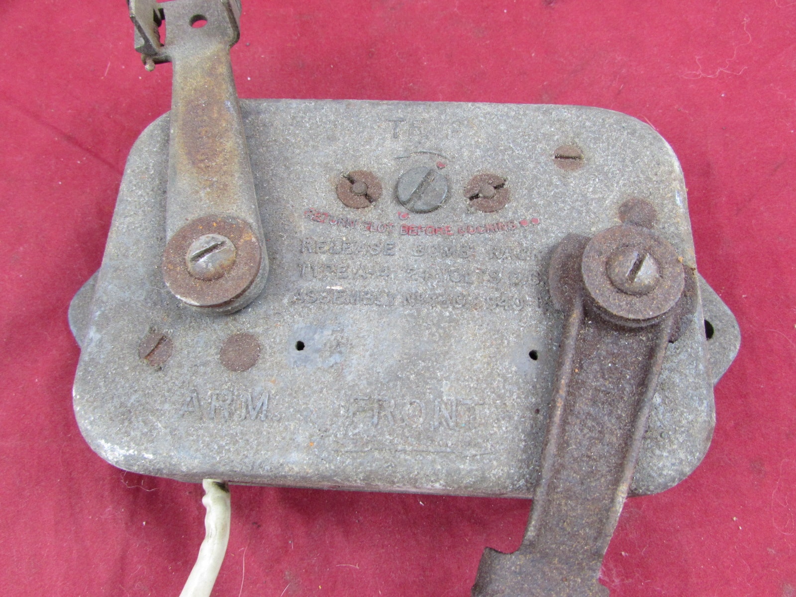 B17 Bomb Release Mechanism - Antiqurio Military Antiques