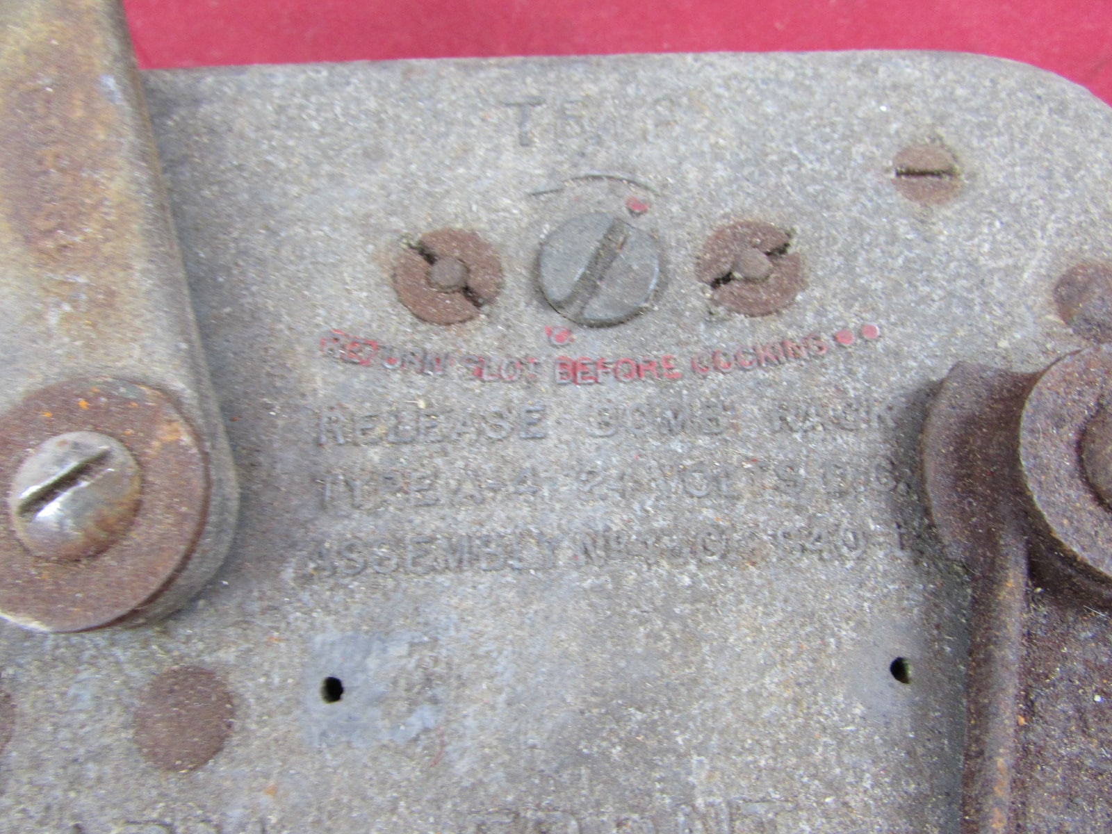 B17 Bomb Release Mechanism - Antiqurio Military Antiques