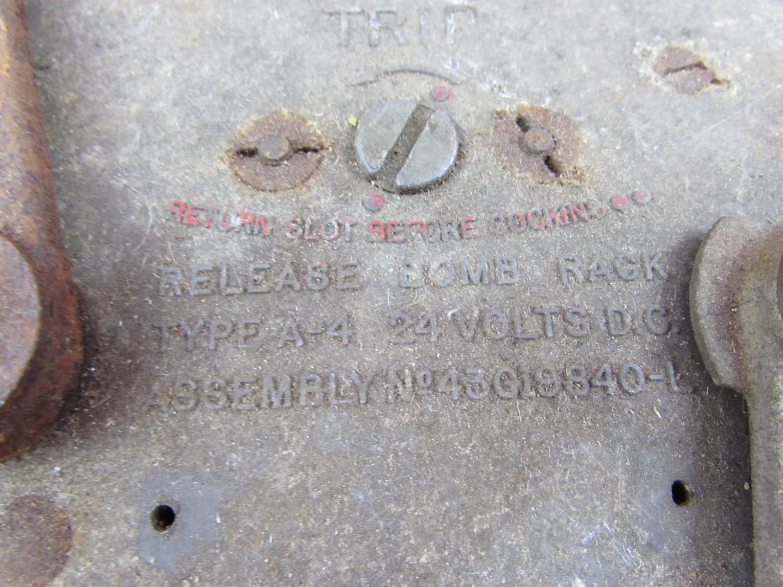 B17 Bomb Release Mechanism - Antiqurio Military Antiques