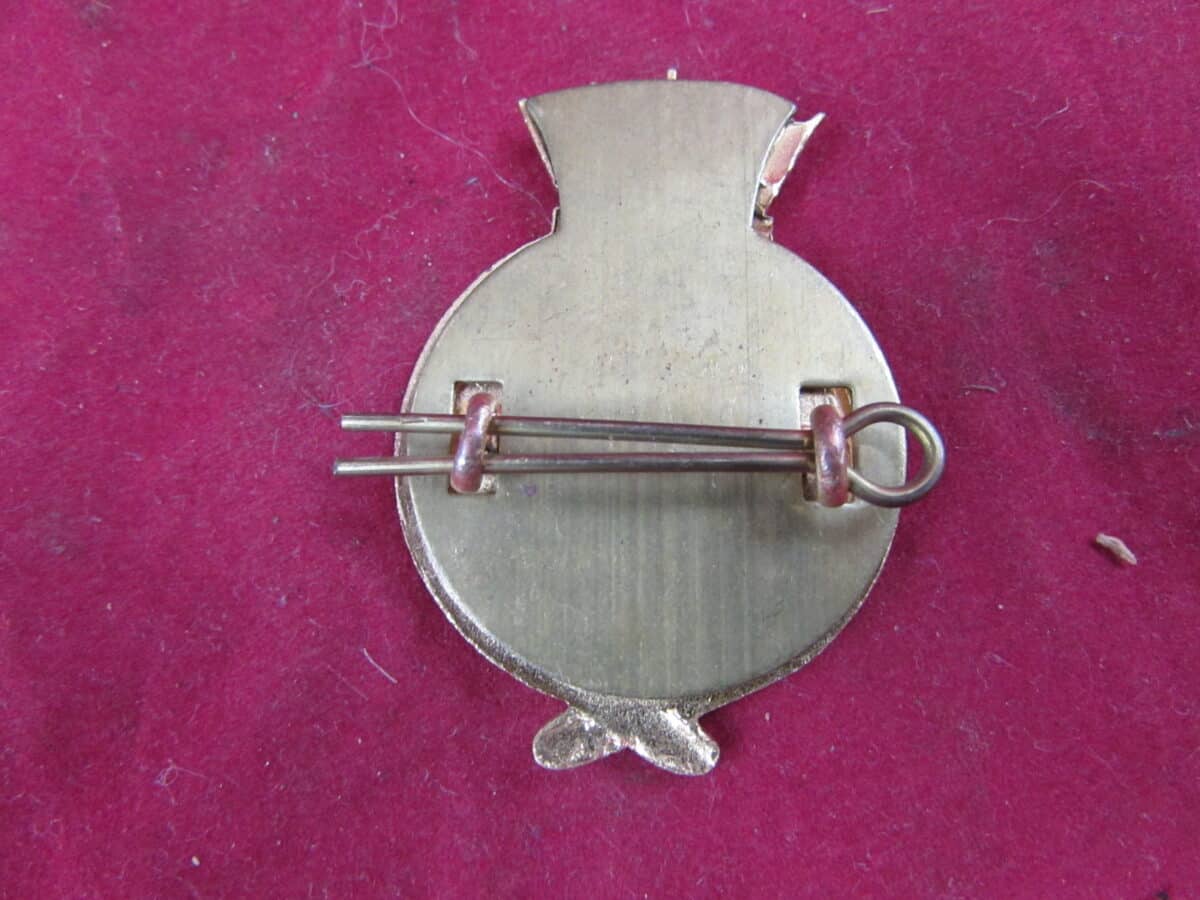Royal Navy auxiliary service - RNXS mine spotters cap Badge Original