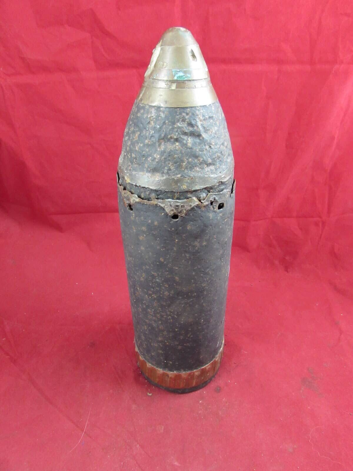 WW1 60Pdr field gun (shrapnel) shell projectile.+ Type 83 Mk2 Fuze