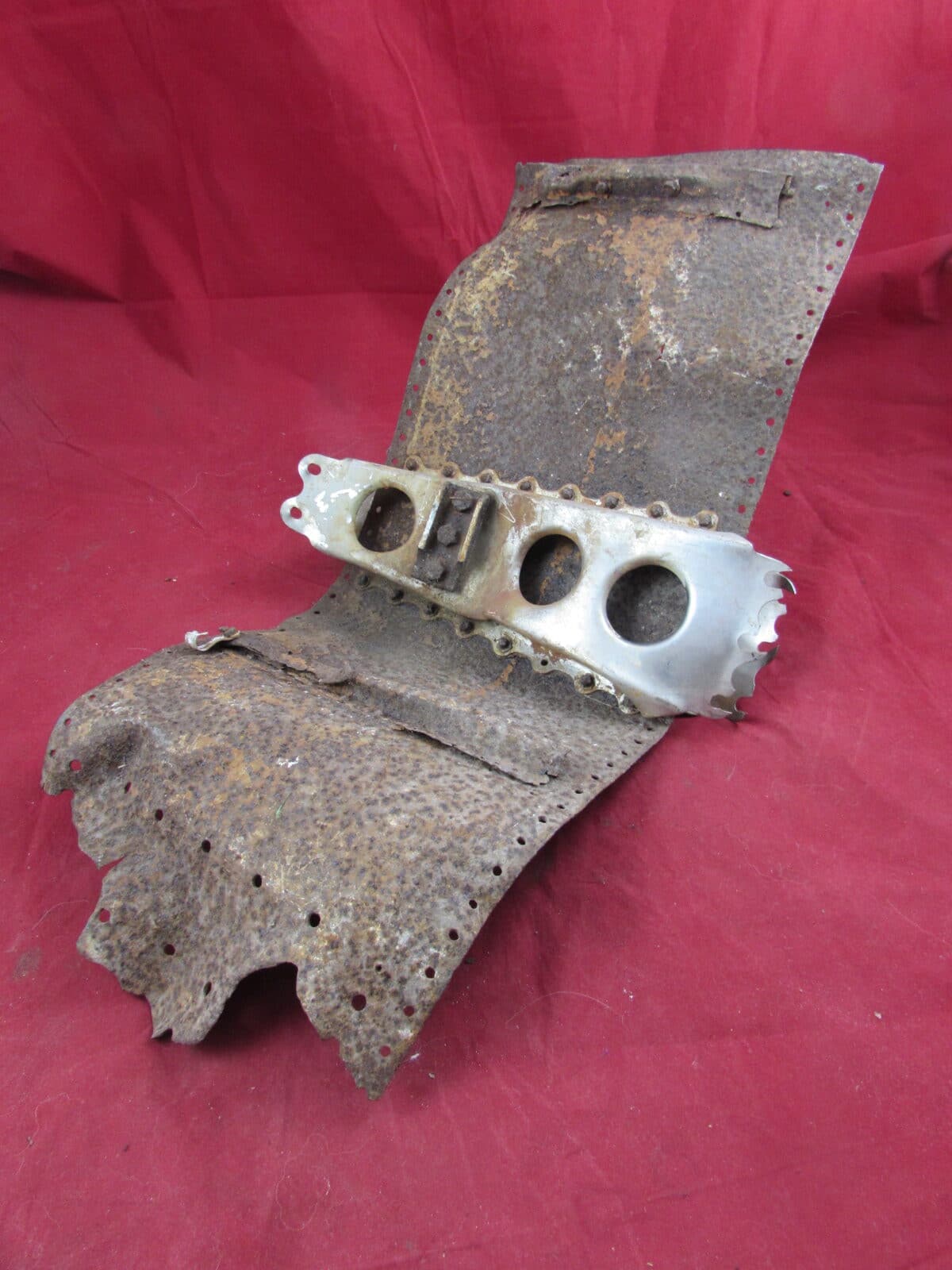 Very large piece of airframe centre section from RAF Hurricane P3536 (Battle of Britain)