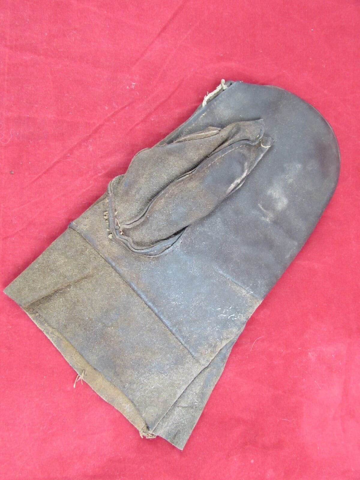 WW1 British War Department Leather Mitten / Gauntlet – Dated 1917